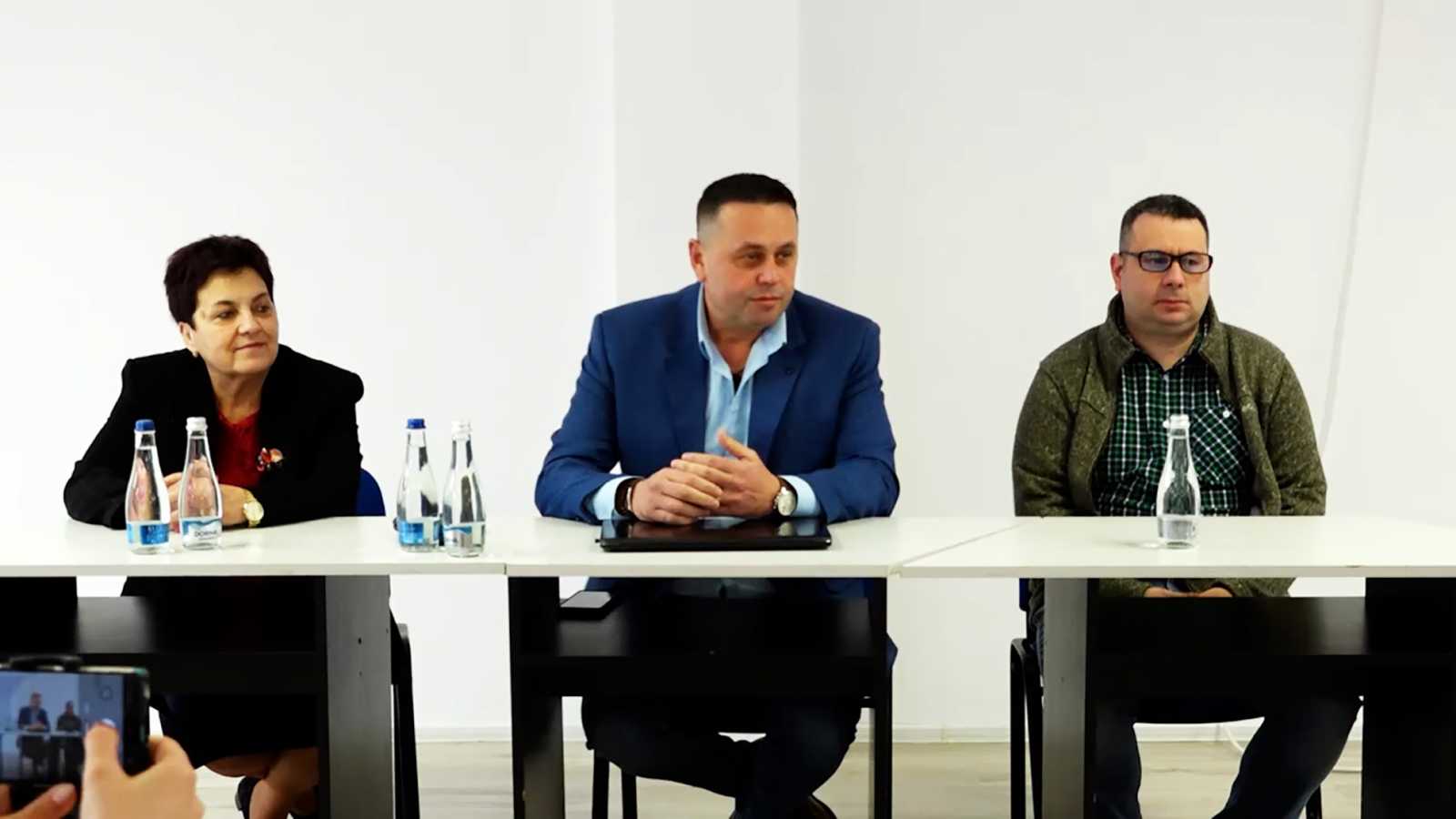 Ioana Felea, Constantin Pătru és dr. Muntean Flavius a sajtótájékoztatón