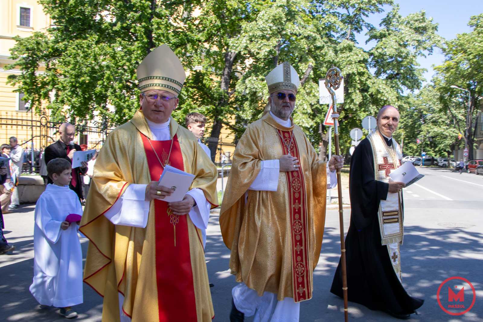 Böcskei László megyés püspök, Kovács Gergely érsek és Virgil Bercea nagyváradi görögkatolikus püspök.