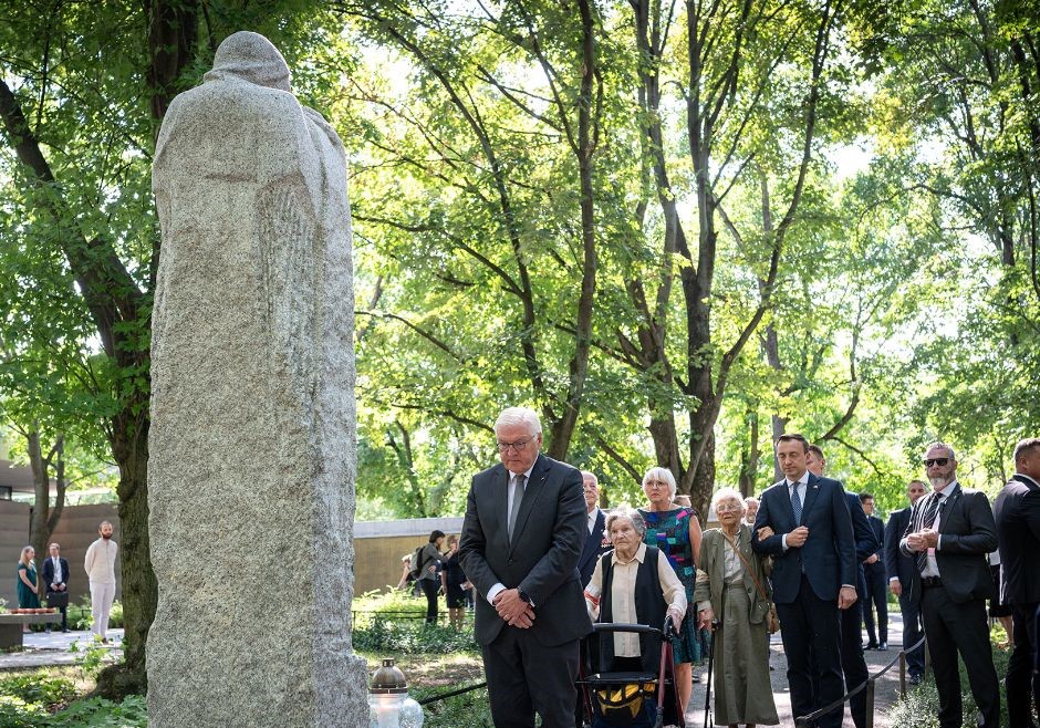 Frank-Walter Steinmeier a varsói emlékműnél | Fotó: Facebook/Frank-Walter Steinmeier