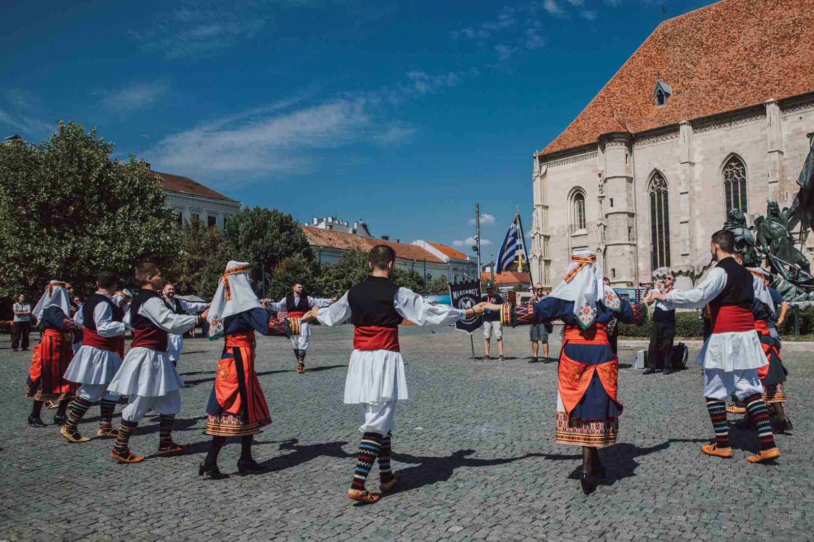 A Szent István-napi Nemzetközi Kisebbségi Néptánctalálkozót a magyar keresztény államalapításra és államalapító szent királyunkra kíván emlékezni a Kárpát-medencei magyar közösségek, valamint az európai kisebbségek, népcsoportok és regionális kultúrkörök népzenei és néptánc hagyományaival.