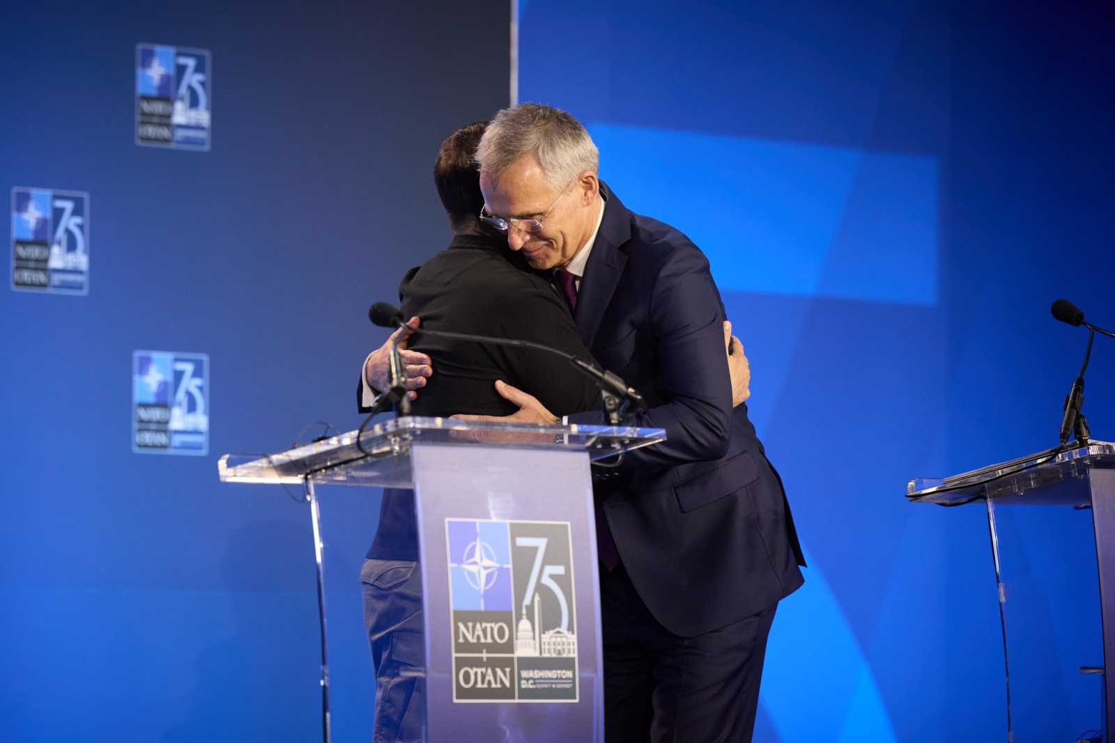 Volodimir Zelenszkij ukrán elnök és Jens Stoltenberg NATO-főtitkár Washingtonban Fotó: Agerpres