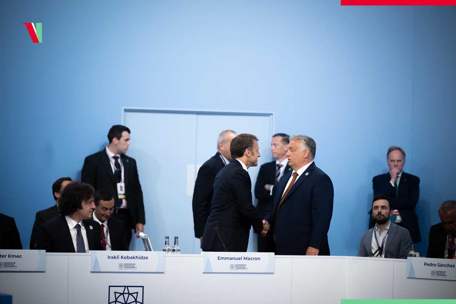 Emmanuel Macron és Orbán Viktor a fórumon Fotó: Orbán Viktor Facebook oldala 