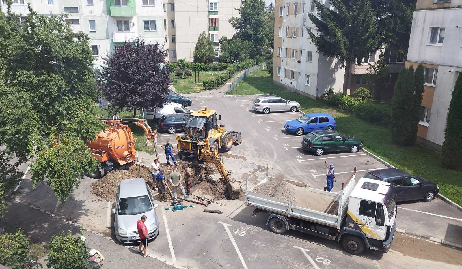 Csőtörés a Fecske utcában: eddig ez a zóna érintetlen volt | A szerző felvétele