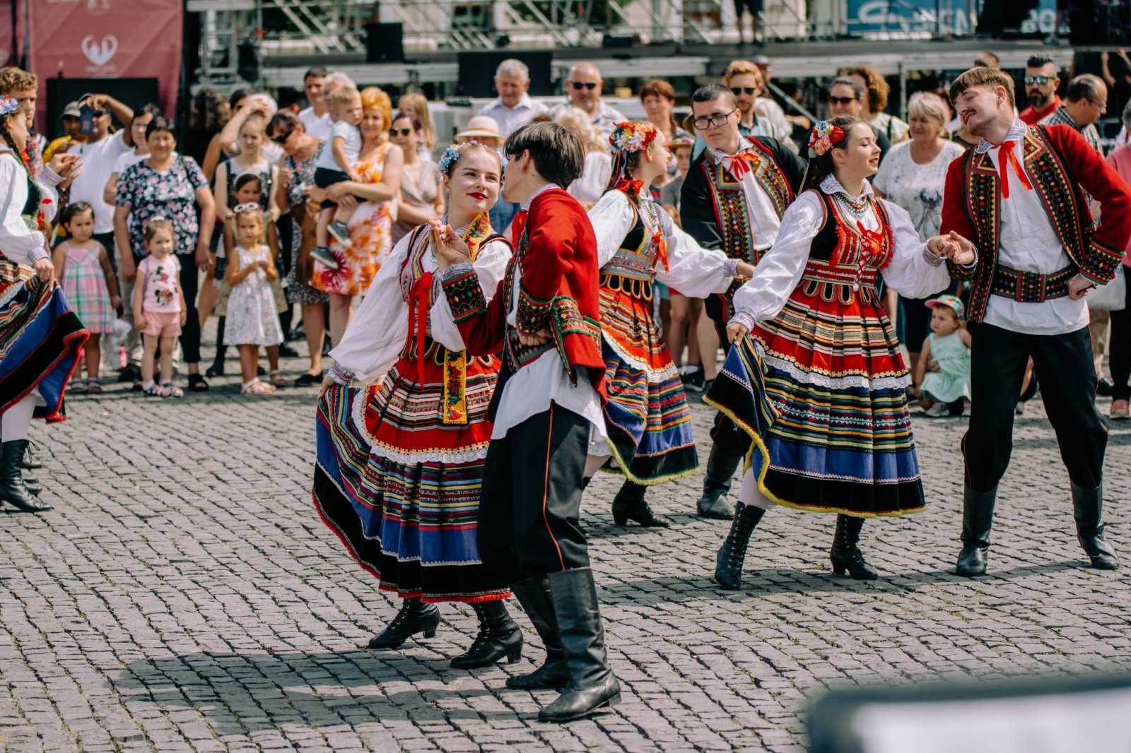 Forrás: Szent István-napi Néptánctalálkozó Facebook-oldala