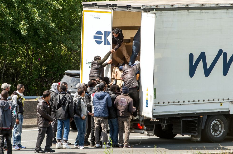 Olykor kamionba rejtve próbálják átcsempészni az illegális migránsokat Fotó: police.hu   