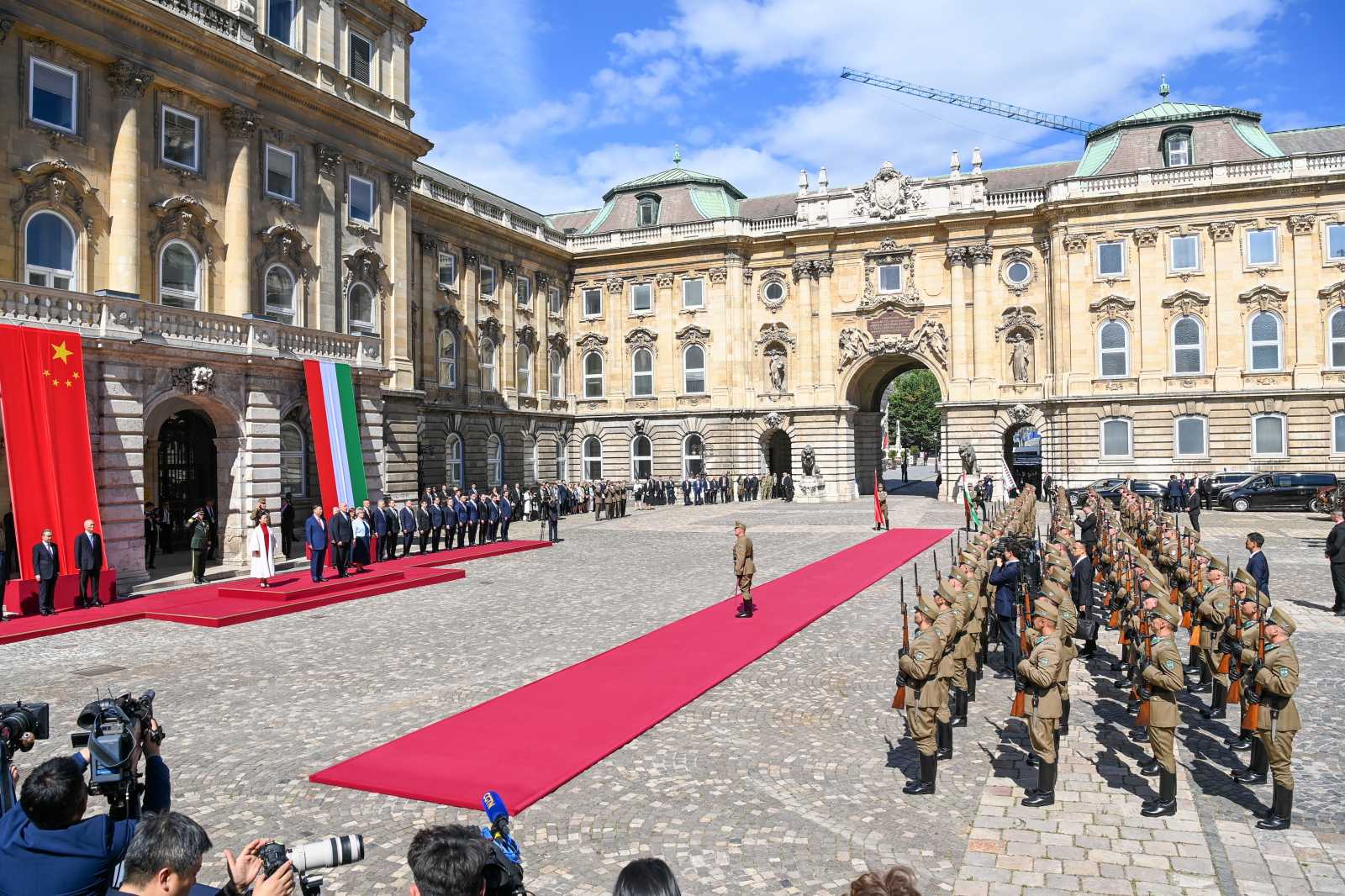 Ünnepélyes fogadtatás Budapesten Fotó: MTI 