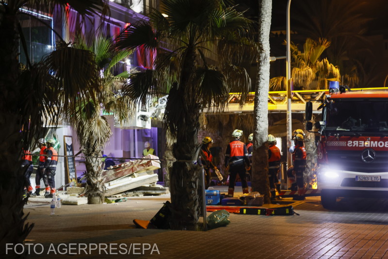 Mentőszolgálat a Baleár-szigeteken, Palma de Mallorca strandján lévő Medusa Beach Club étteremnél történt épületösszeomlás helyszínén | Fotó: Agerpres