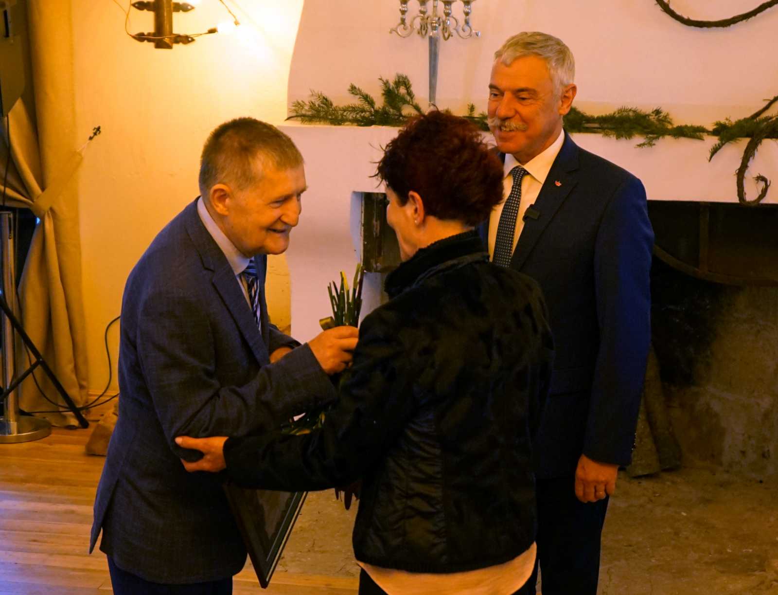 A hetvenéves néprajzkutató Zabolán vehette át a díjat. | A szerző felvételei