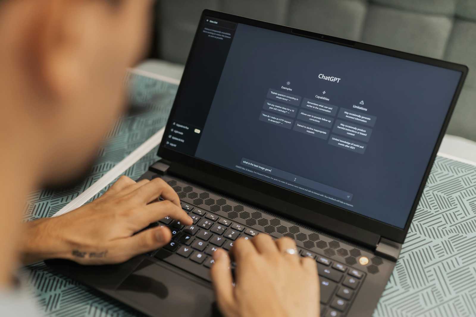 Egyes becslések szerint egyetlen ChatGPT-4 lekérdezés tízszer annyi energiát emészt fel, mint egy hagyományos Google-keresés | Fotó: Pexels