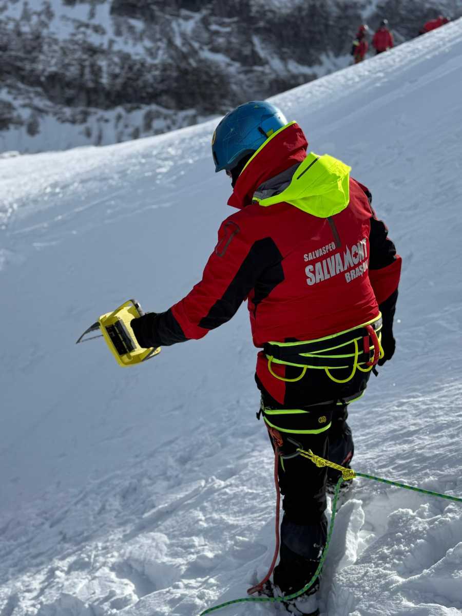 Hőkamerákat és egyéb eszközöket is bevetettek, hogy nyomára bukkanjanak. 