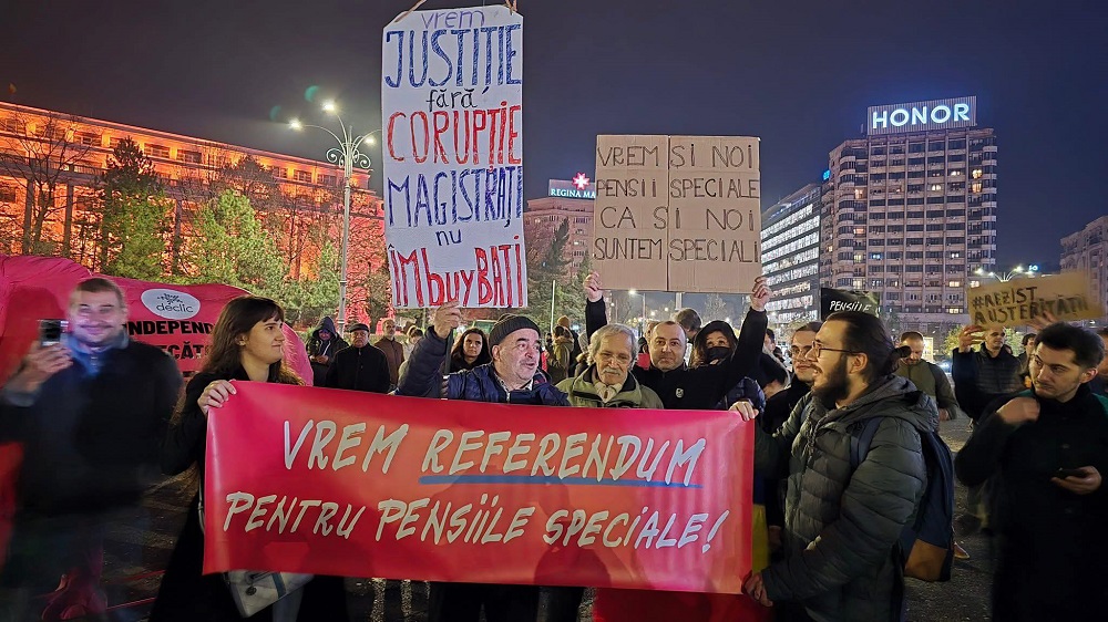 A különnyugdíjak ellen tüntettek | Fotó: Románia Kezdeményezés Facebook oldala