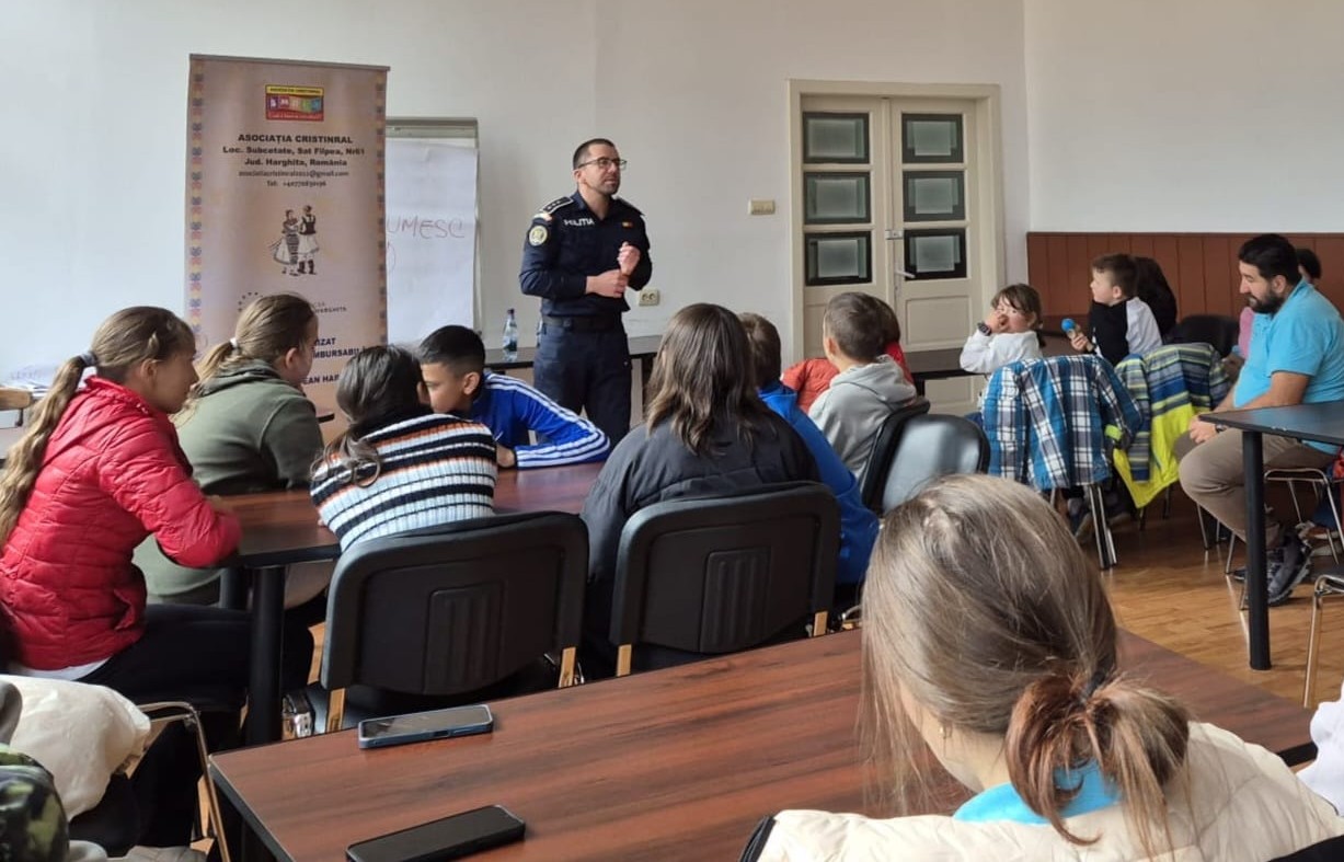 A rendőrség munkatársai számos Hargita megyei iskolába – és nem csak – eljutottak | Fotó: Hargita Megyei Rendőr-főkapitányság