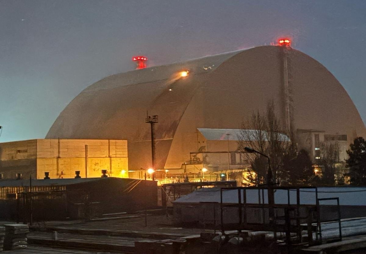 Dróntámadás okozott kárt februárban a csernobili atomerőmű védőpajzsában | Fotó: IAEA/archív felvétel