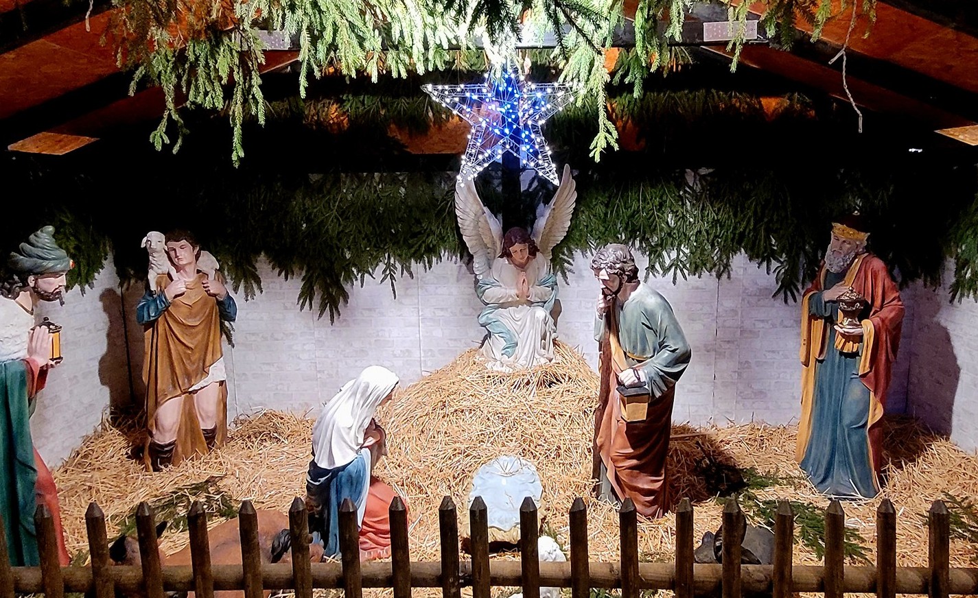 A kisjézust csak később helyezik el a jászolban | Fotó: E. Dobos/Facebook