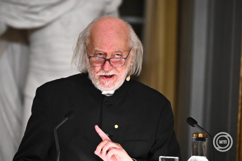 Több mint 30 perces előadást tartott Krasznahorkai László. Fotó: MTI