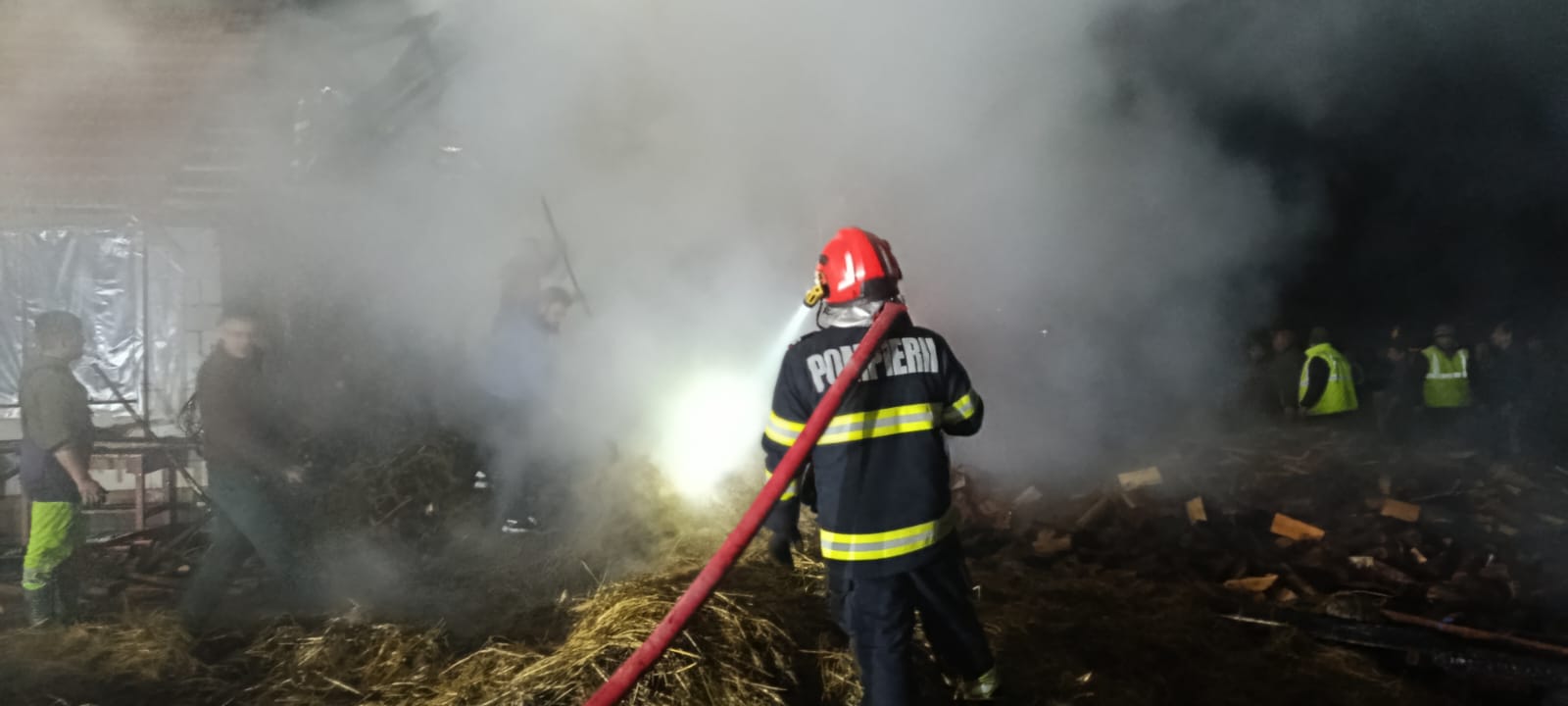 Több tonna széna elégett. 