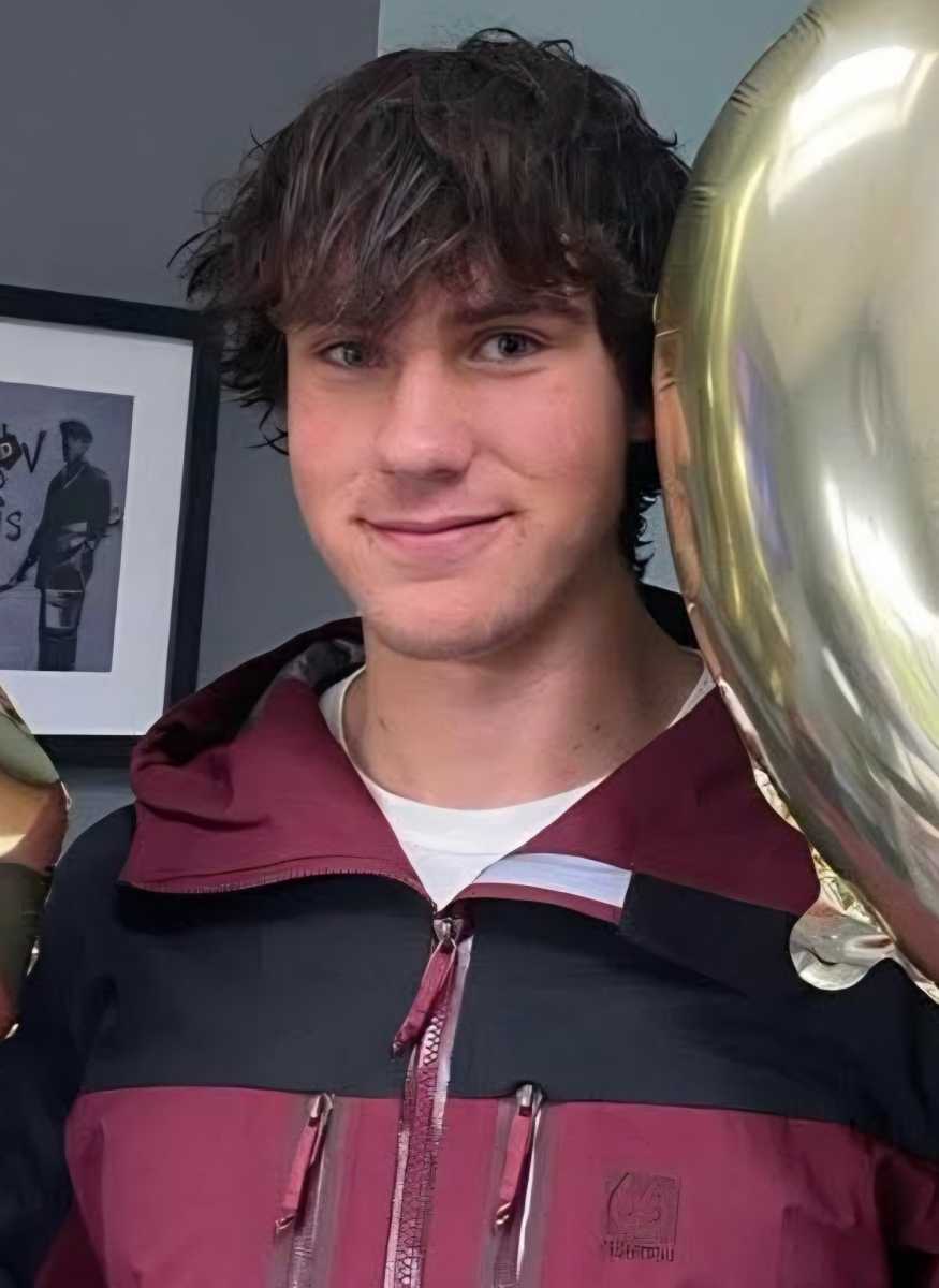 A brit egyetemista, George, szülei szerint nem mondta el nekik, milyen utazásra készül. 