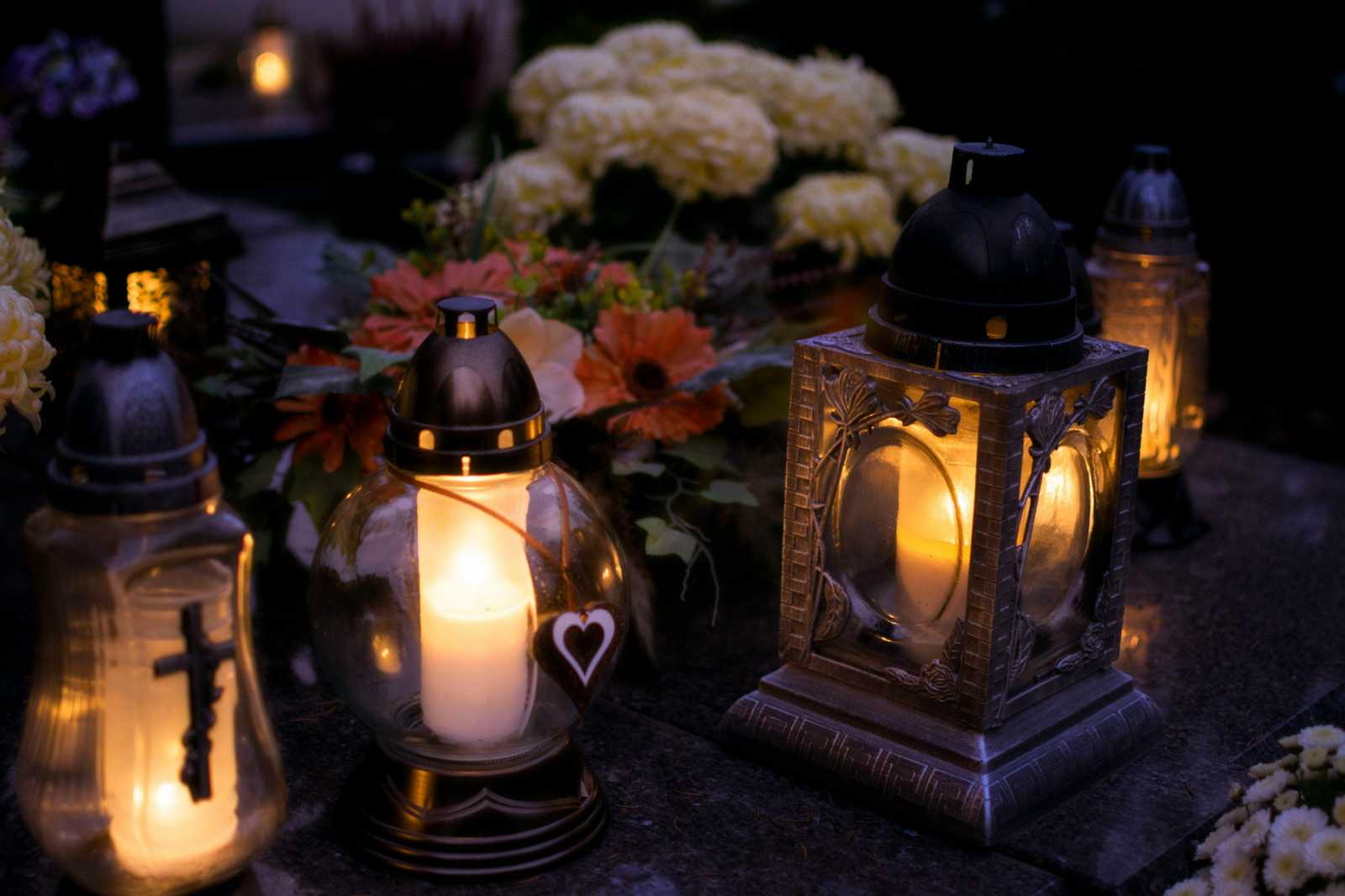 Ganea emléktornát szervezve gyászolja fiát | Illusztráció: Pexels