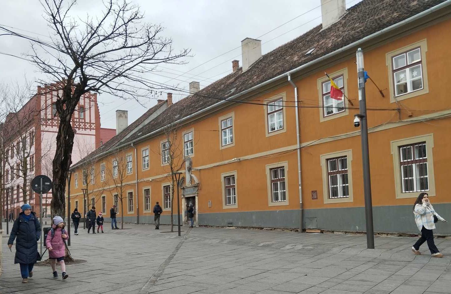 A Báthory István Elméleti Líceum elemis osztályoknak helyet adó épülete. | Archív | A szerző felvétele