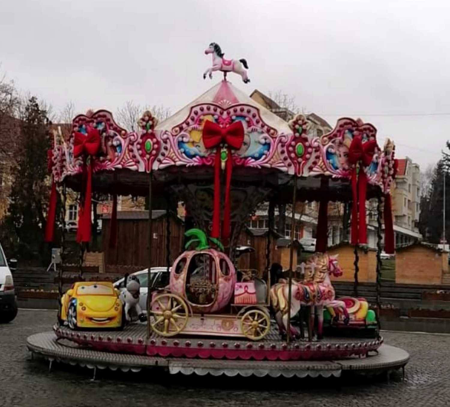 Ezzel a körhintával szúrták volna ki a sepsiszentgyörgyiek szemét | Fotó: Sepsiszentgyörgy Önkormányzata