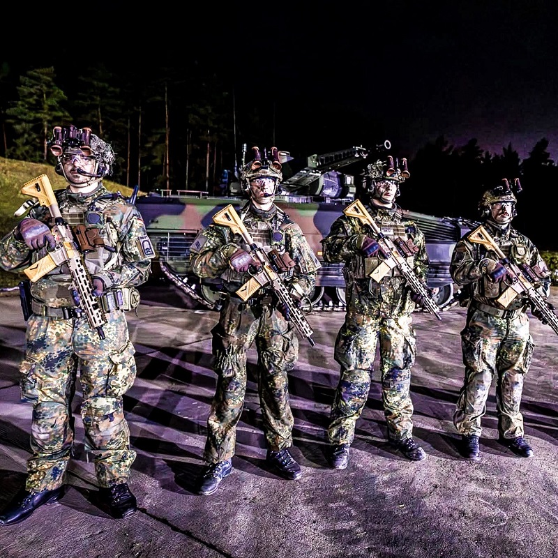 Meg kell erősíteni a védelmet? | Fotó: NATO Facebook oldala