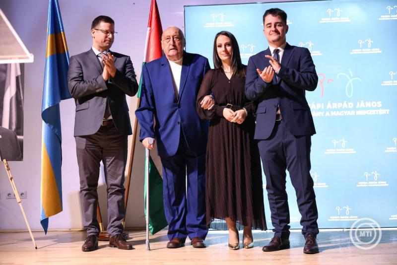 Átvehette a díjat | Fotó: MTI/Kiss Dániel