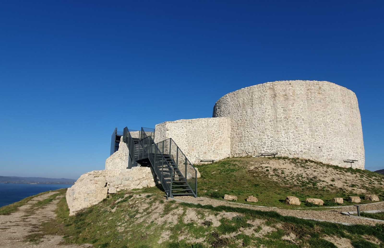 Vaslépcső és vadonatúj falak | A szerző felvétele