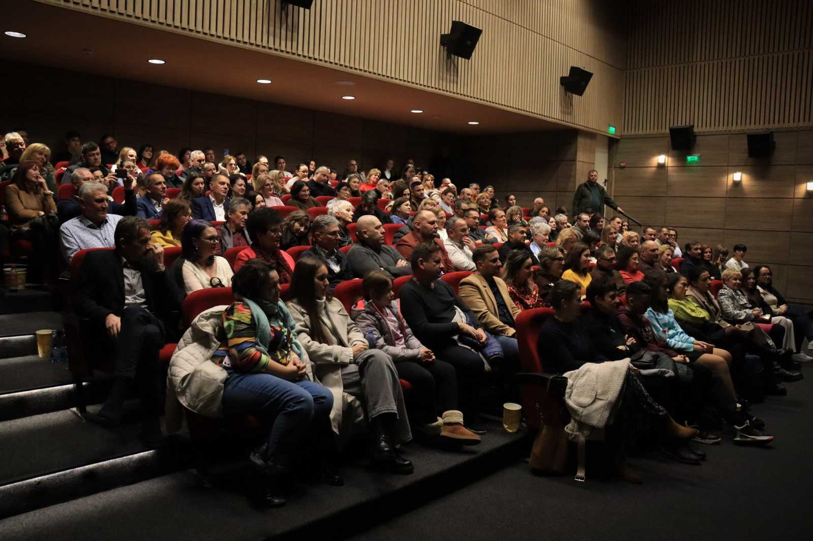 Telt házzal vetítették az első filmet a felújított moziban | Fotó: Márk Endre/Facebook