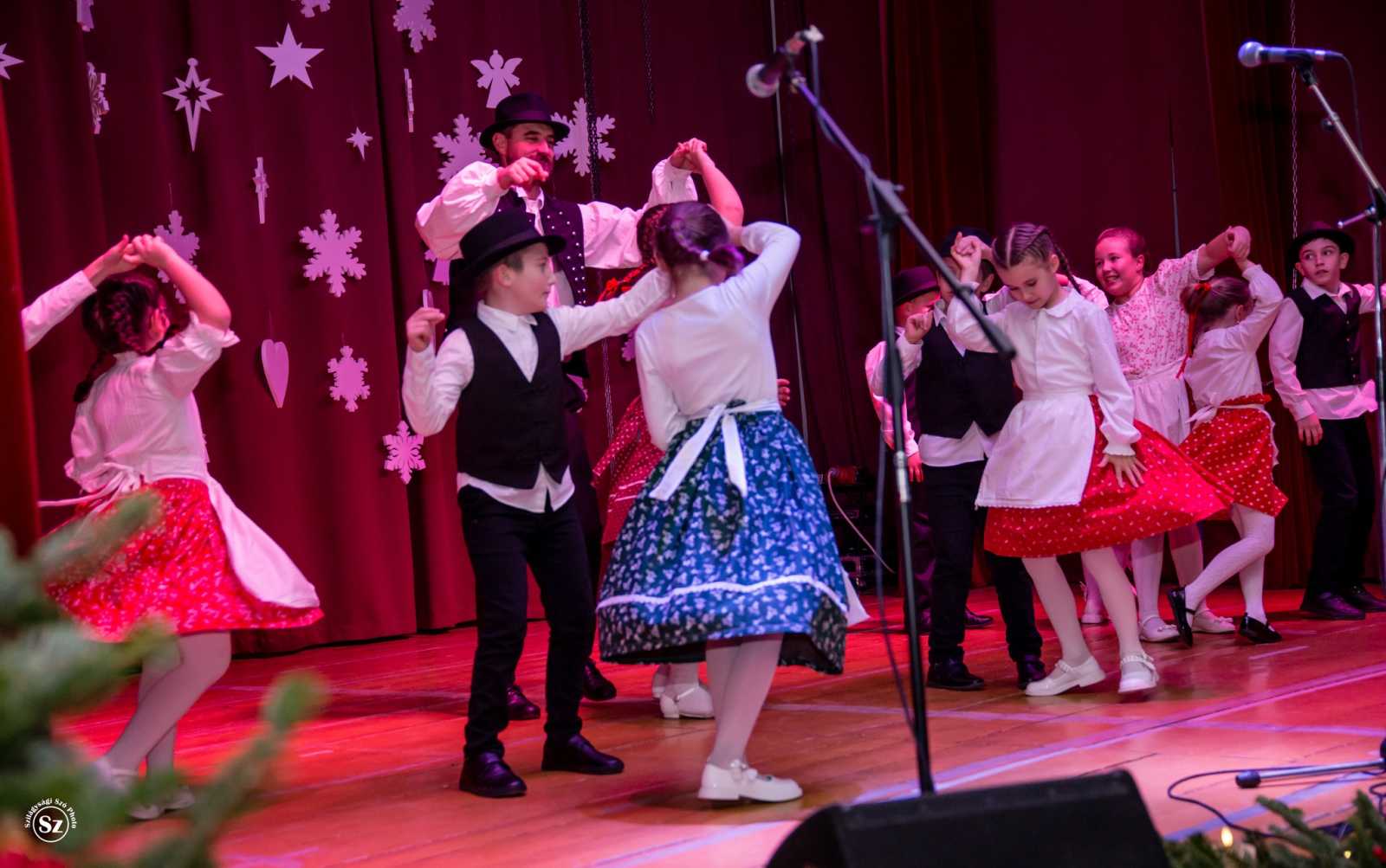 Tánctudásukat is megcsillogtatták