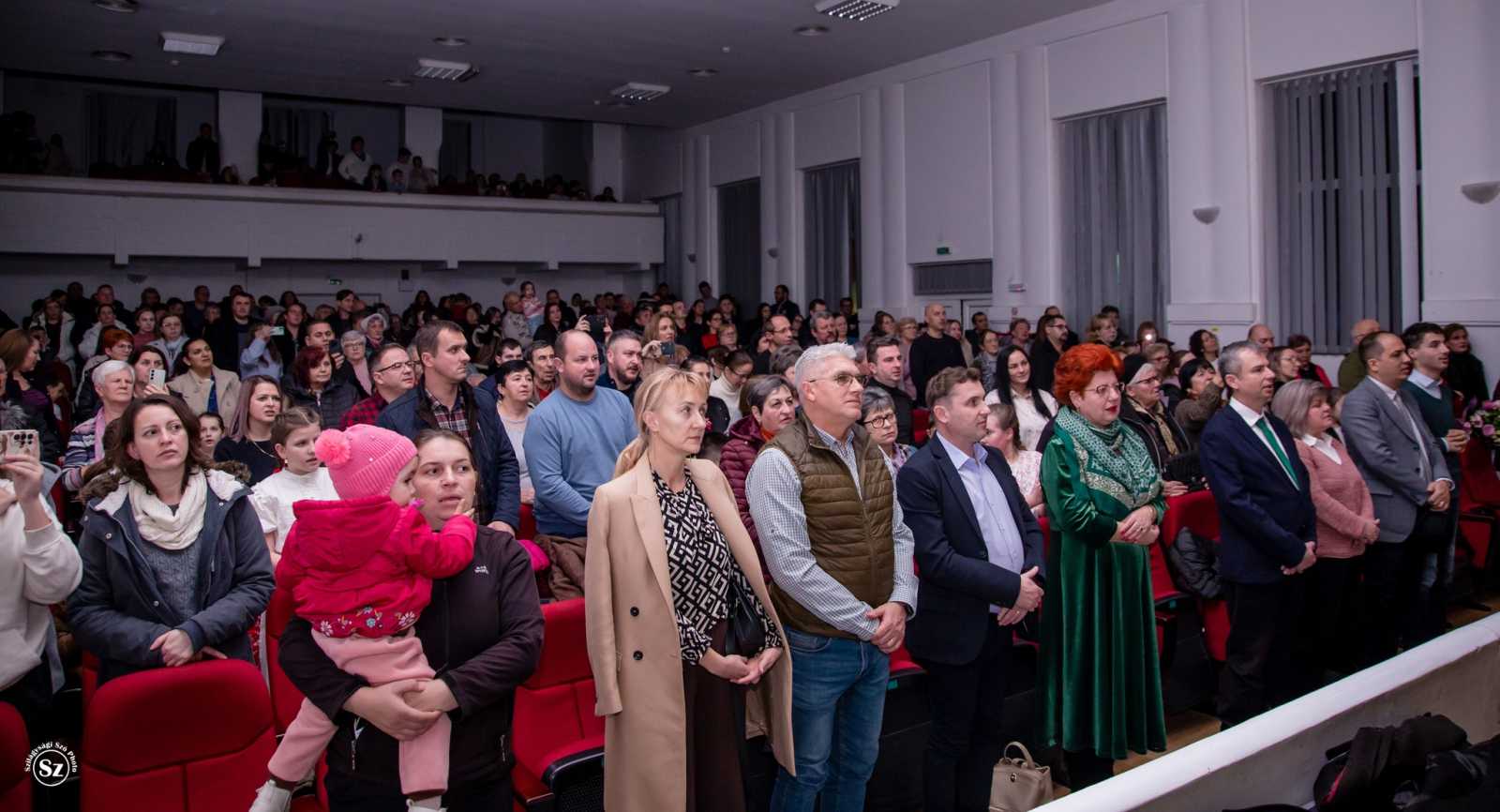 Népes közönség előtt léptek fel a diákok | Fotók: Kulcsár Mária