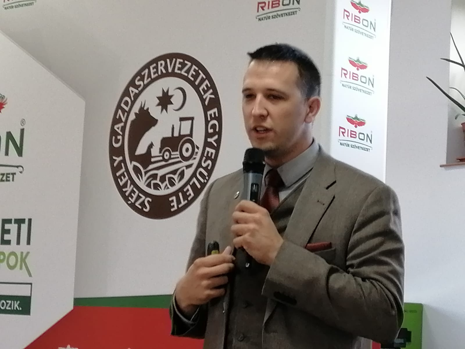 Kovács Ákos a fajta előnyeit ismertette | Fotó: Létai Tibor