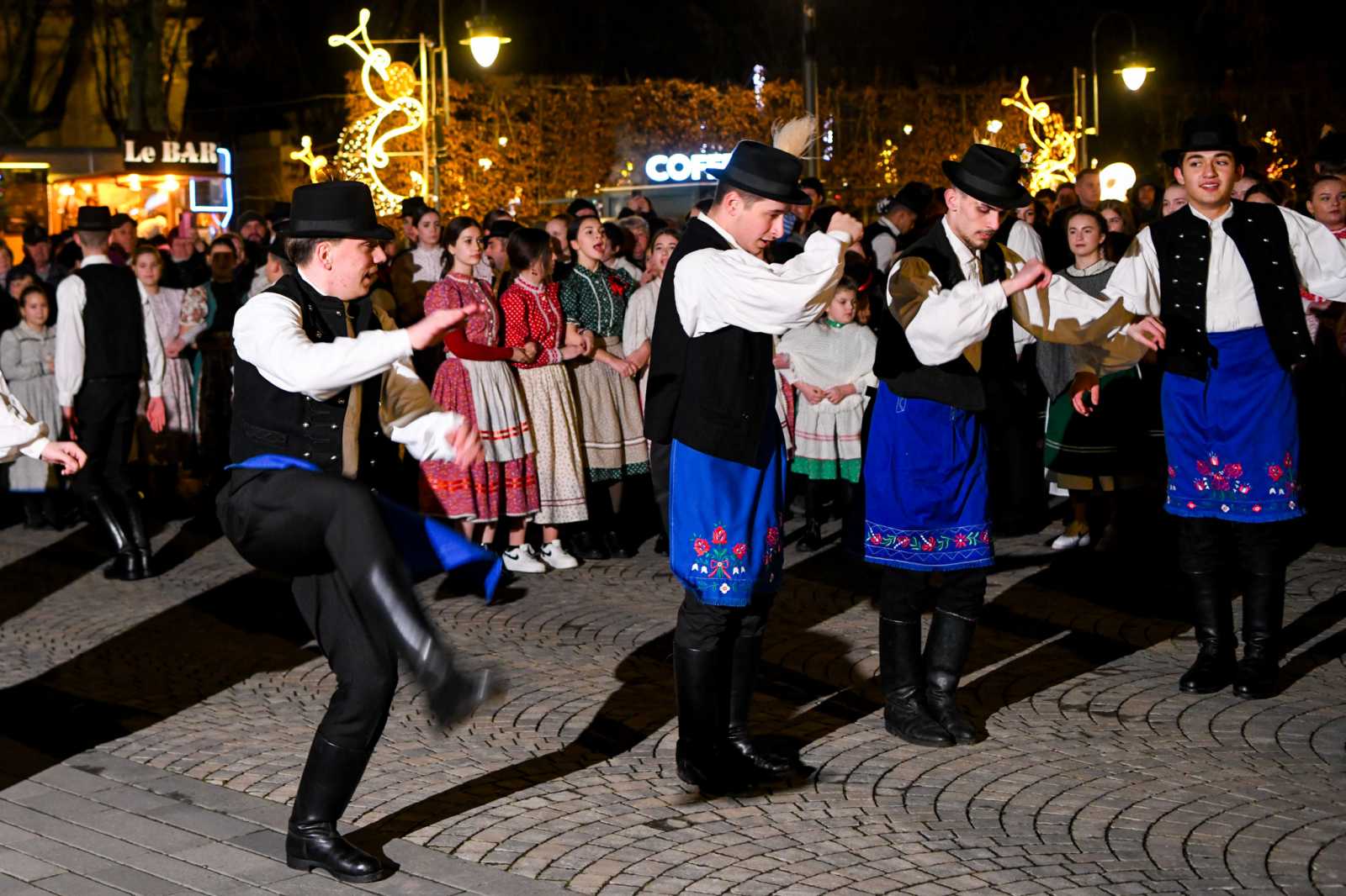 Ügyeskedte a legények | Fotó: Czinzel László