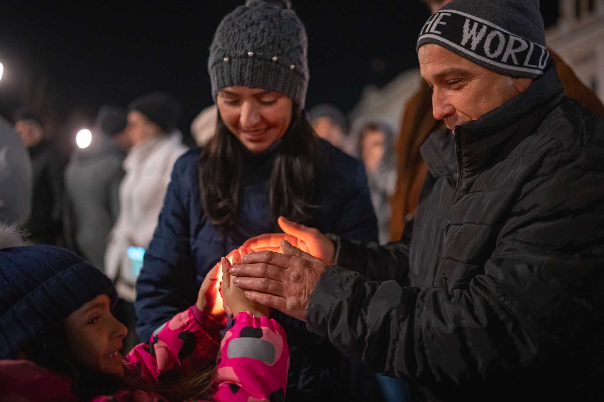 Akinél lesz saját gyertya, hazaviheti a betlehemi lángot | Fotó: Sepsiszentgyörgy Önkormányzata