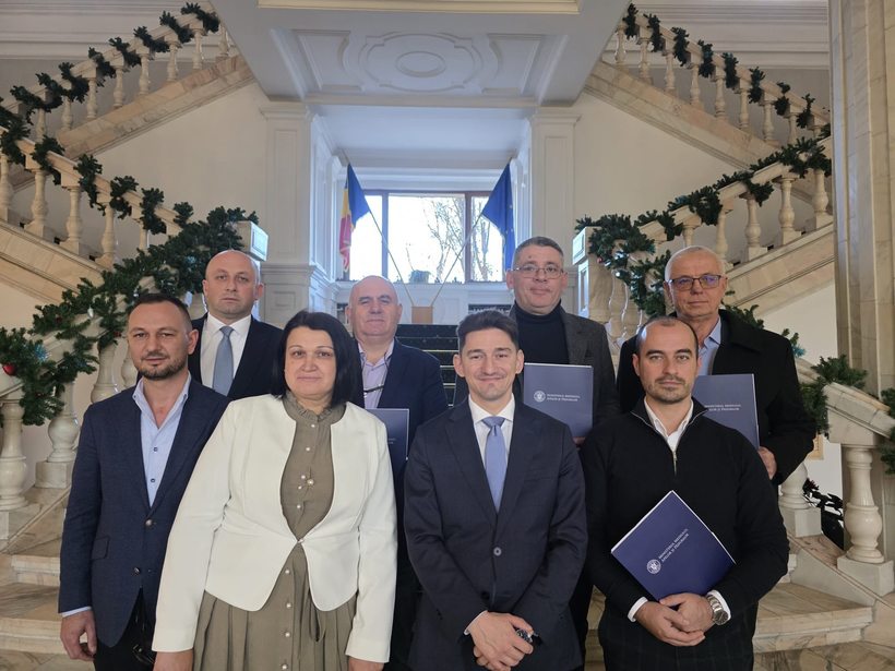 Az érintett települések polgármestereivel. | Fotó forrása: Alexandru Avram Facebook-oldala