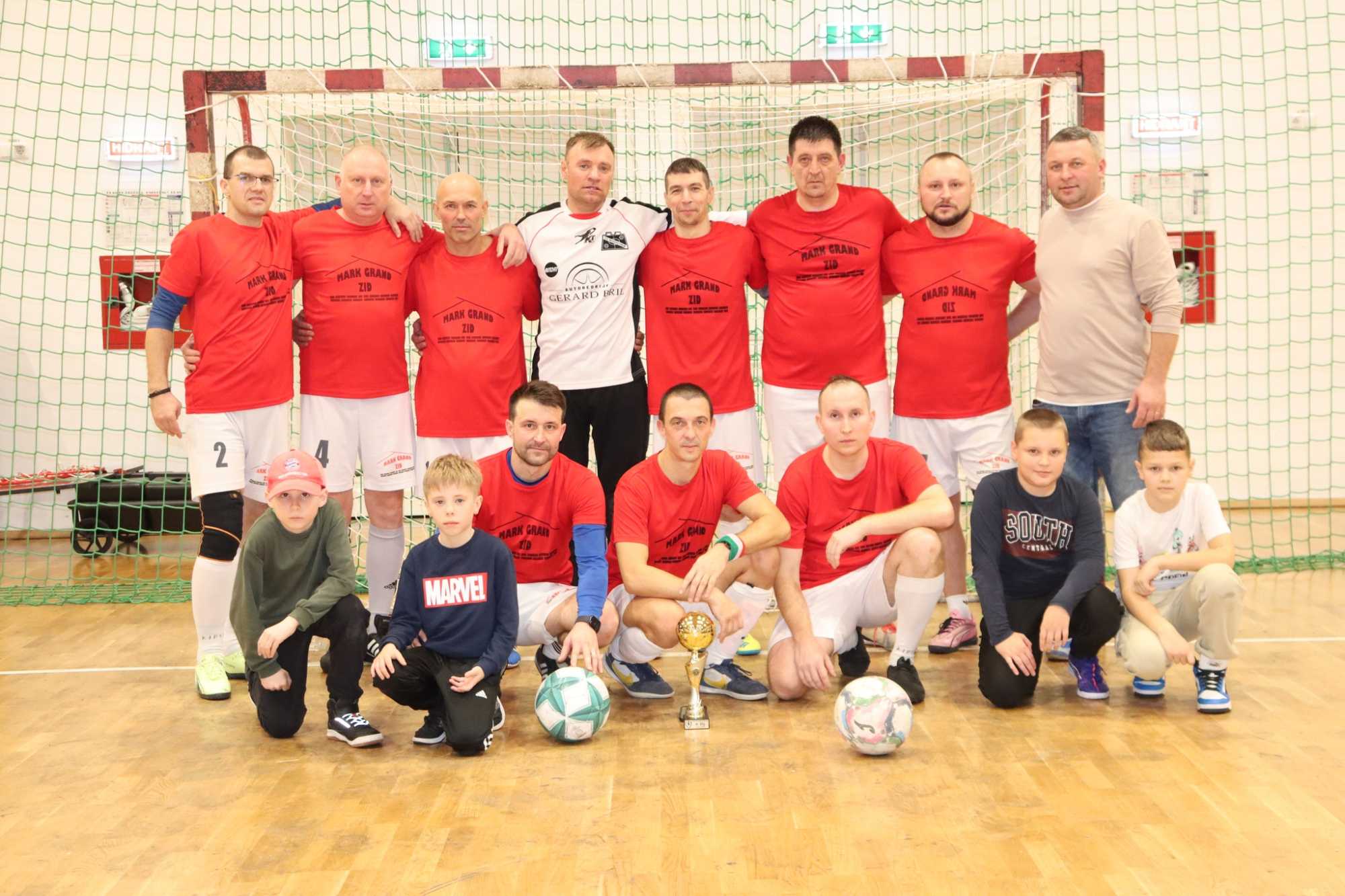 Szilágynagyfalu csapata lett a második helyezett.