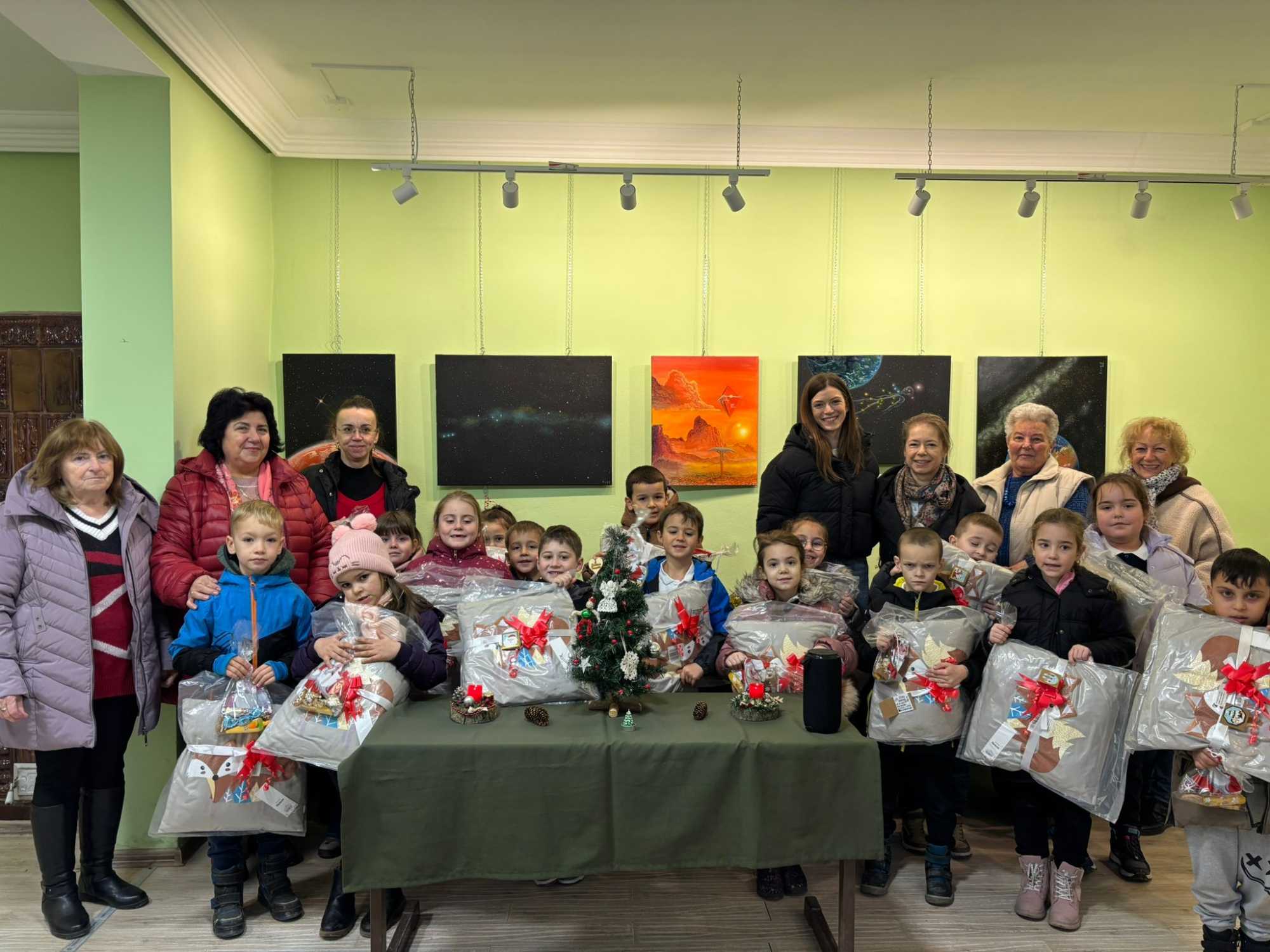 Örömet szereztek a gyermekeknek is | Fotó: Kulcsár Mária