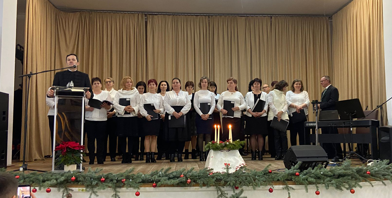 A helyi református gyülekezet kórusa | Fotó: Kulcsár Mária