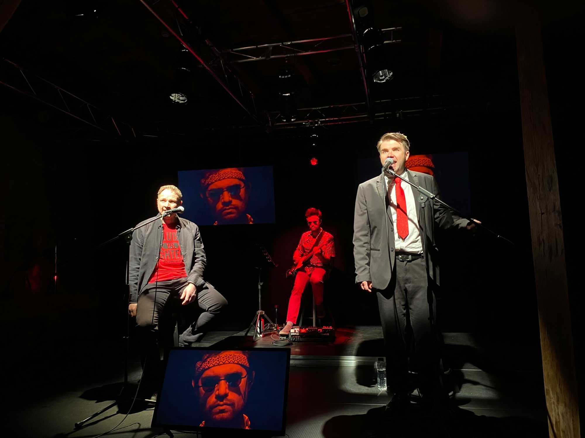 Sebestyén Aba, Szász Csaba, László Csaba - Lázadni veletek akartam c. előadás | Fotó: Tompa Miklós Társulat