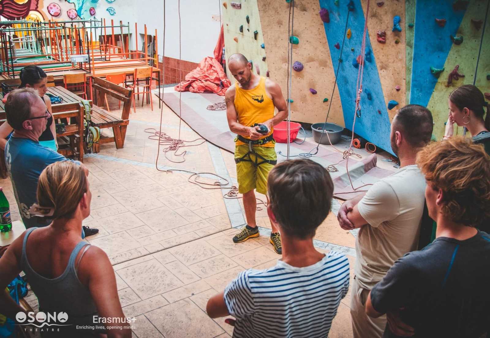 Szőcs Károly sok éve mászó és edző. | Fotó: az Adrenalin Climbing Gym Facebook-oldala