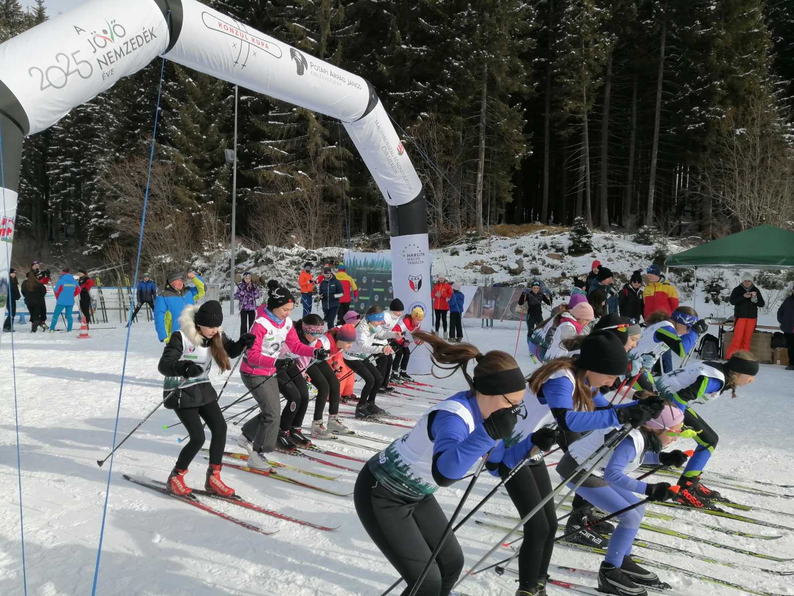 Több mint 300 síző vett részt a 12. alkalommal megrendezett Konzul Kupán. | A szerző felvételei