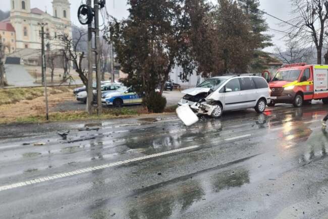 Két autó ütközött össze | Fotó: katasztrófavédelem