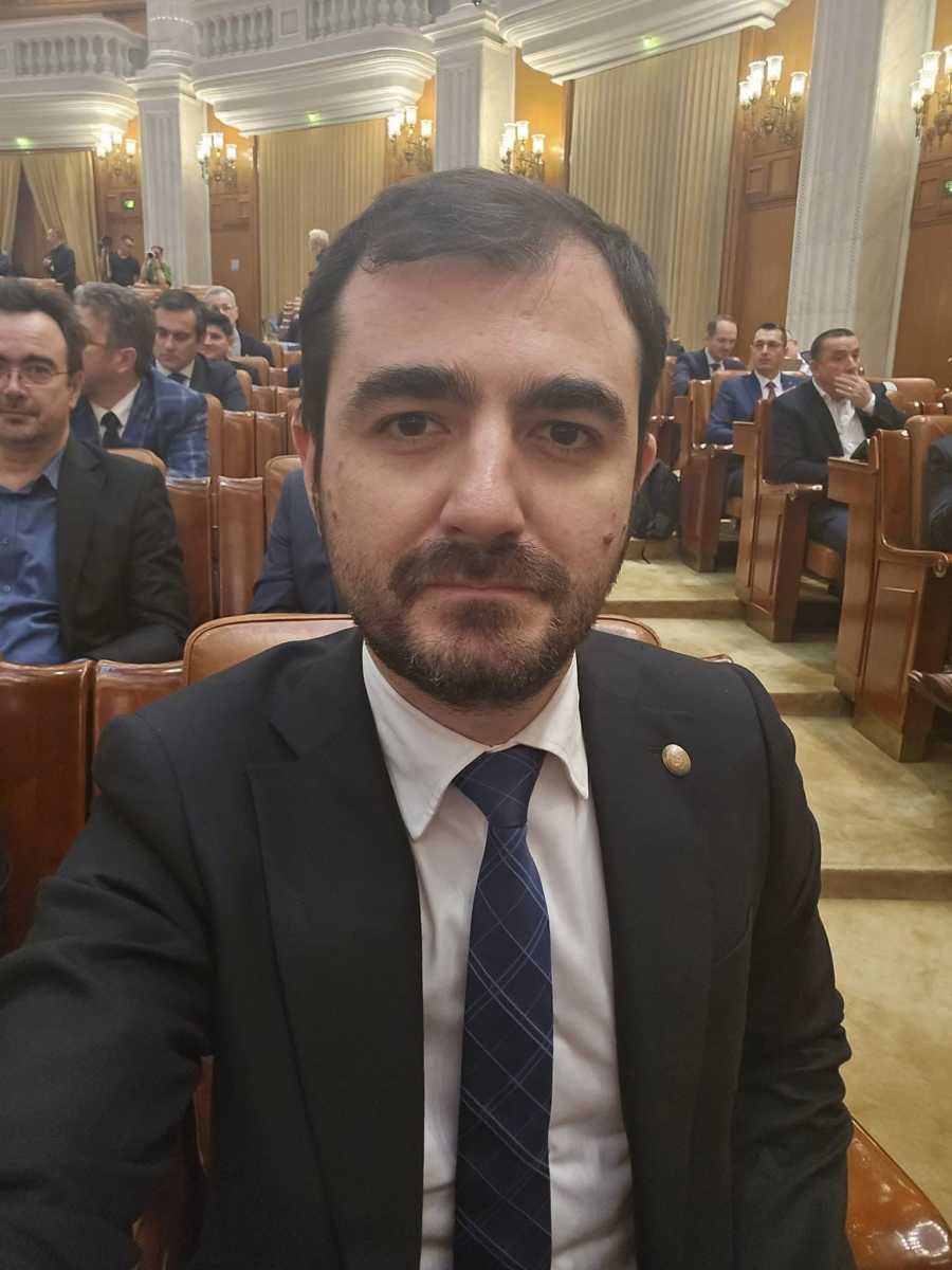 Claudiu Năsui szerint a kormány ismét bebizonyította, hogy „politikából bajnok, de gazdaságból megbukott”. | Fotó: Claudiu Năsui Facebook-oldala