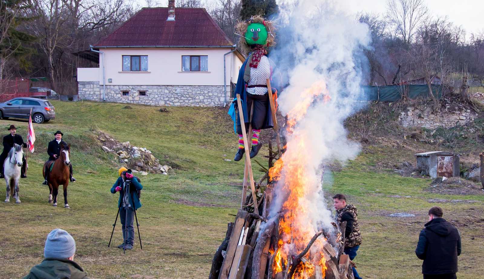 A Józsi-bábot idén is elégették | A szerző felvétele