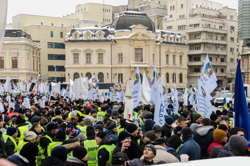 A kormány épületéig vonulnak. | Korábbi felvétel. | Fotó: snppc.ro