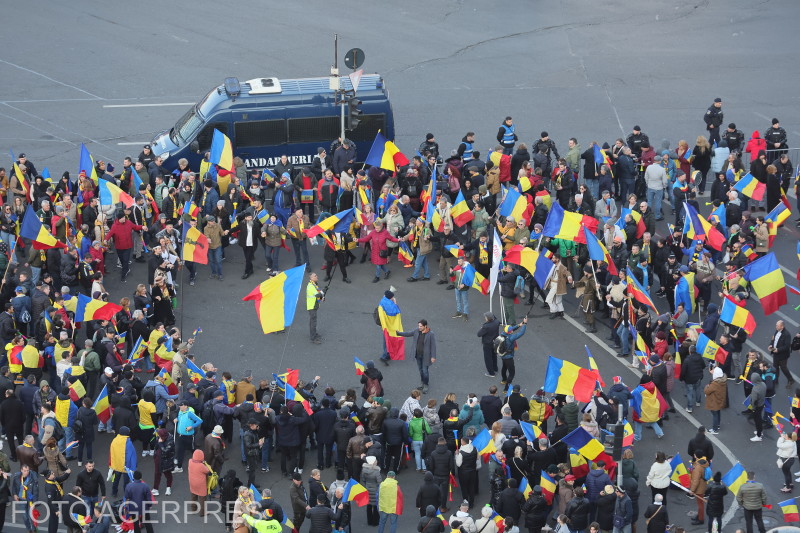 A Victoriei téren is erőszakosan viselkedtek a sajtó képviselőivel szemben | Fotó: Agerpres