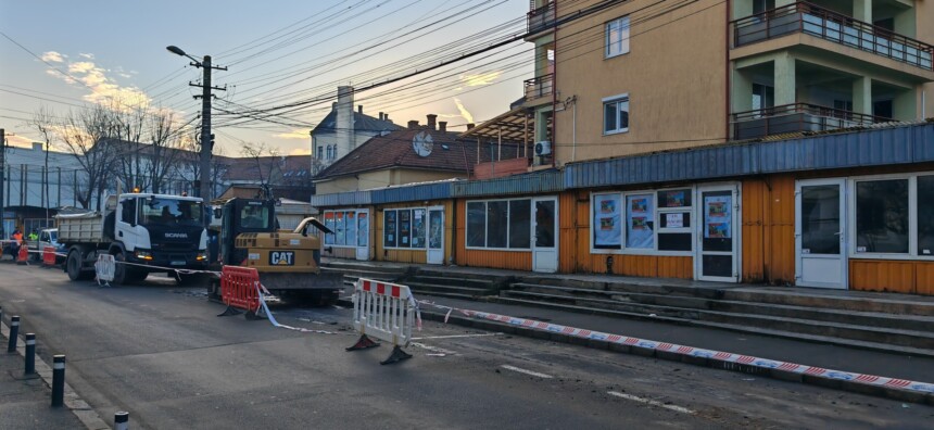 Gépek és munkások érkeztek. | Fotó: cluj24