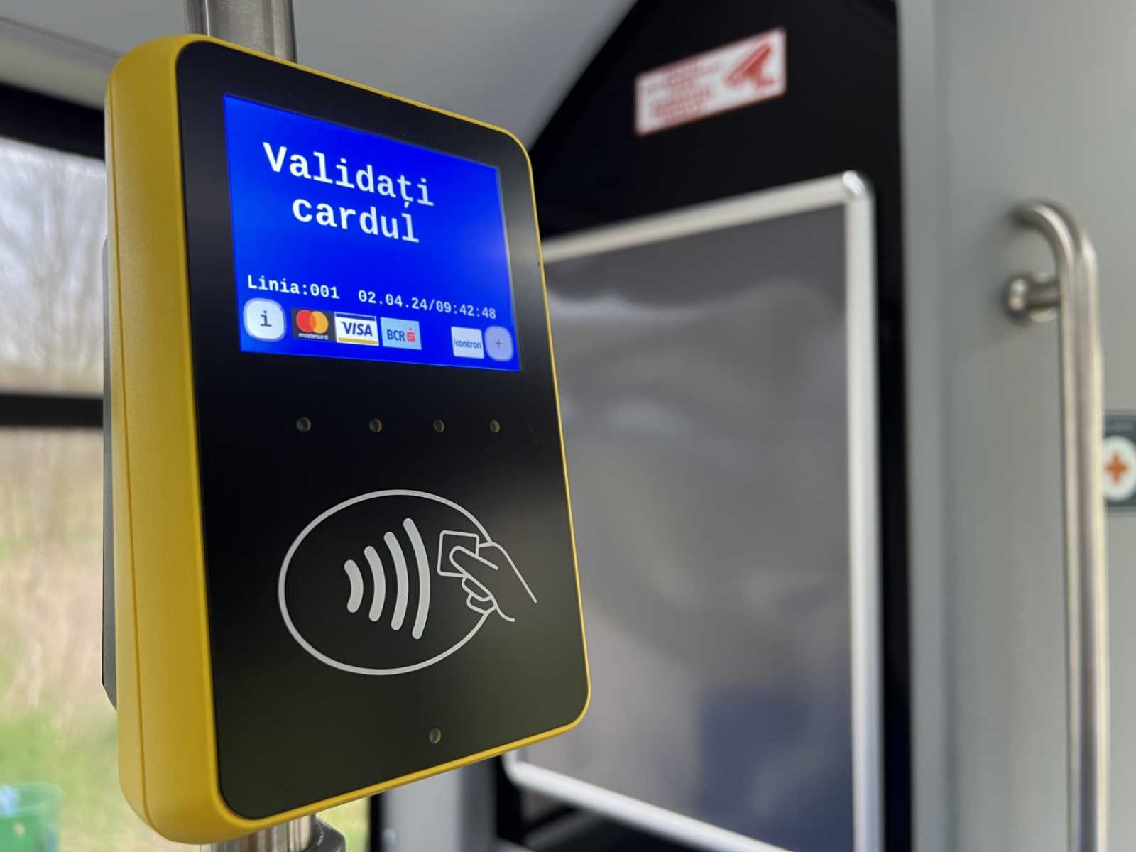 Marosvásárhelyen 2024 áprilisában üzemelték be az autóbuszokon az elektromos jegyvásárlást |A szerző felvétele