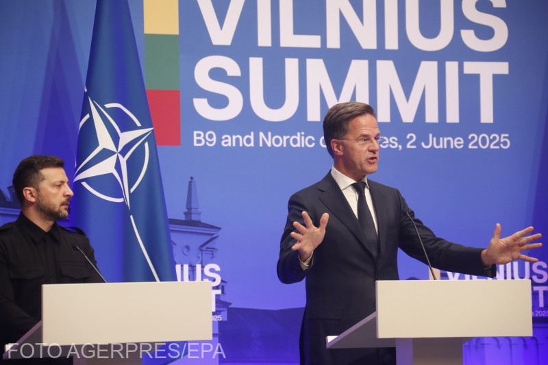 Zelenszkij és a NATO-főtitkár a B9 (Bukaresti Kilencek) és az északi országok vilniusi csúcstalálkozóján tartott közös sajtótájékoztatón Vilniusban, Litvániában június 2-án. | Fotó: Agerpres/EPA
