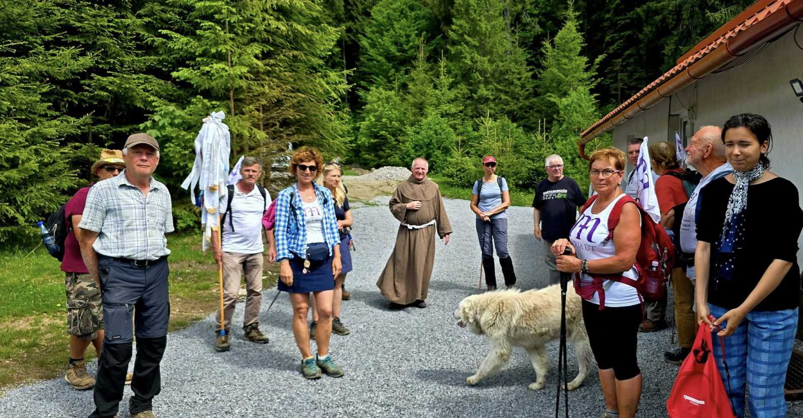 Böjte Csaba is csatlakozott a Mária Út Közhasznú Egyesület zarándoklatához egy napra Fotó: Böjte Csaba Facebook oldala