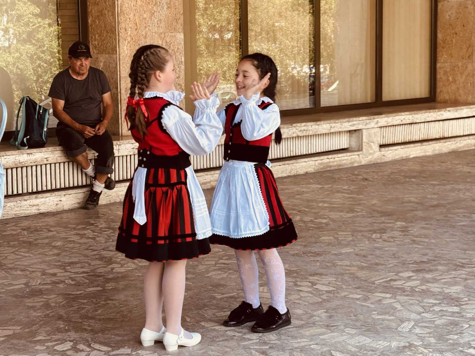 A nap nemcsak a tánccsoportok bemutatkozásáról, hanem az önfeledt játékról is szól.